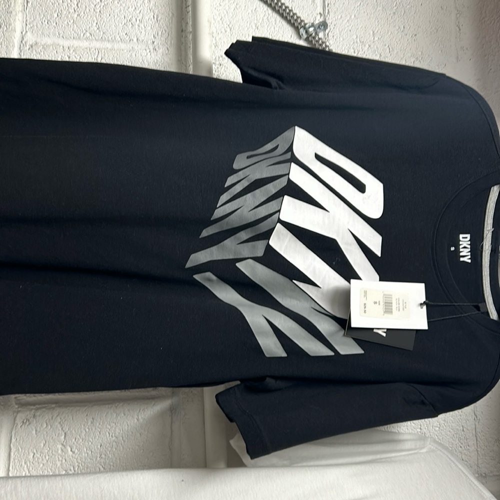 T shirt by DKNY